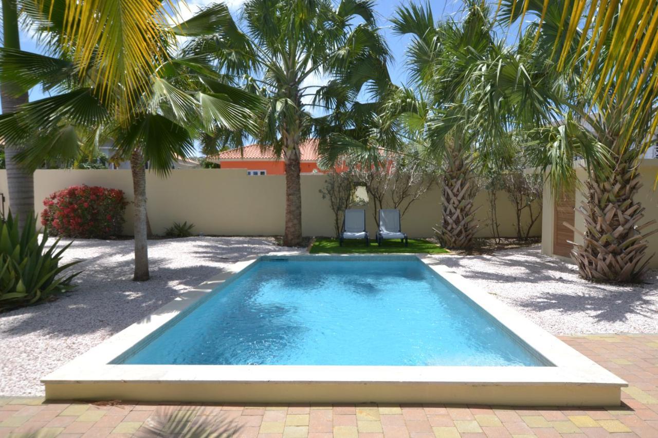 Relex Villa With Private Pool Виллемстад Экстерьер фото